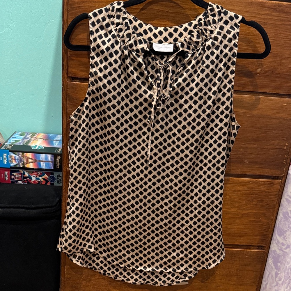 New York & Company Black and Tan Geometric Blouse